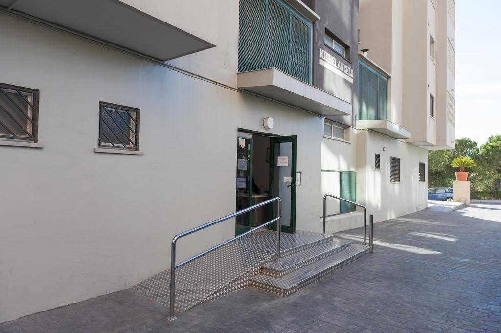 Apartamentos Michel Angelo Бенидорм Екстериор снимка