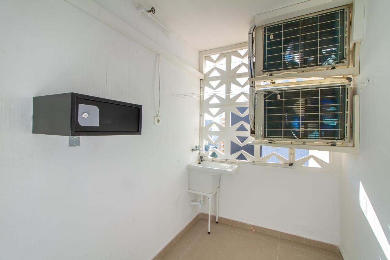 Apartamentos Michel Angelo Бенидорм Екстериор снимка