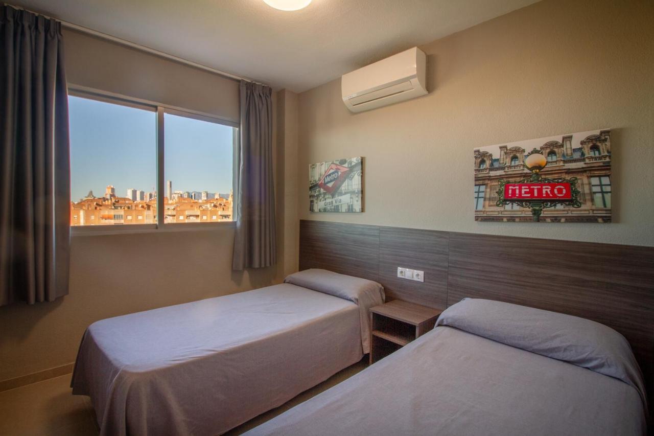Apartamentos Michel Angelo Бенидорм Екстериор снимка
