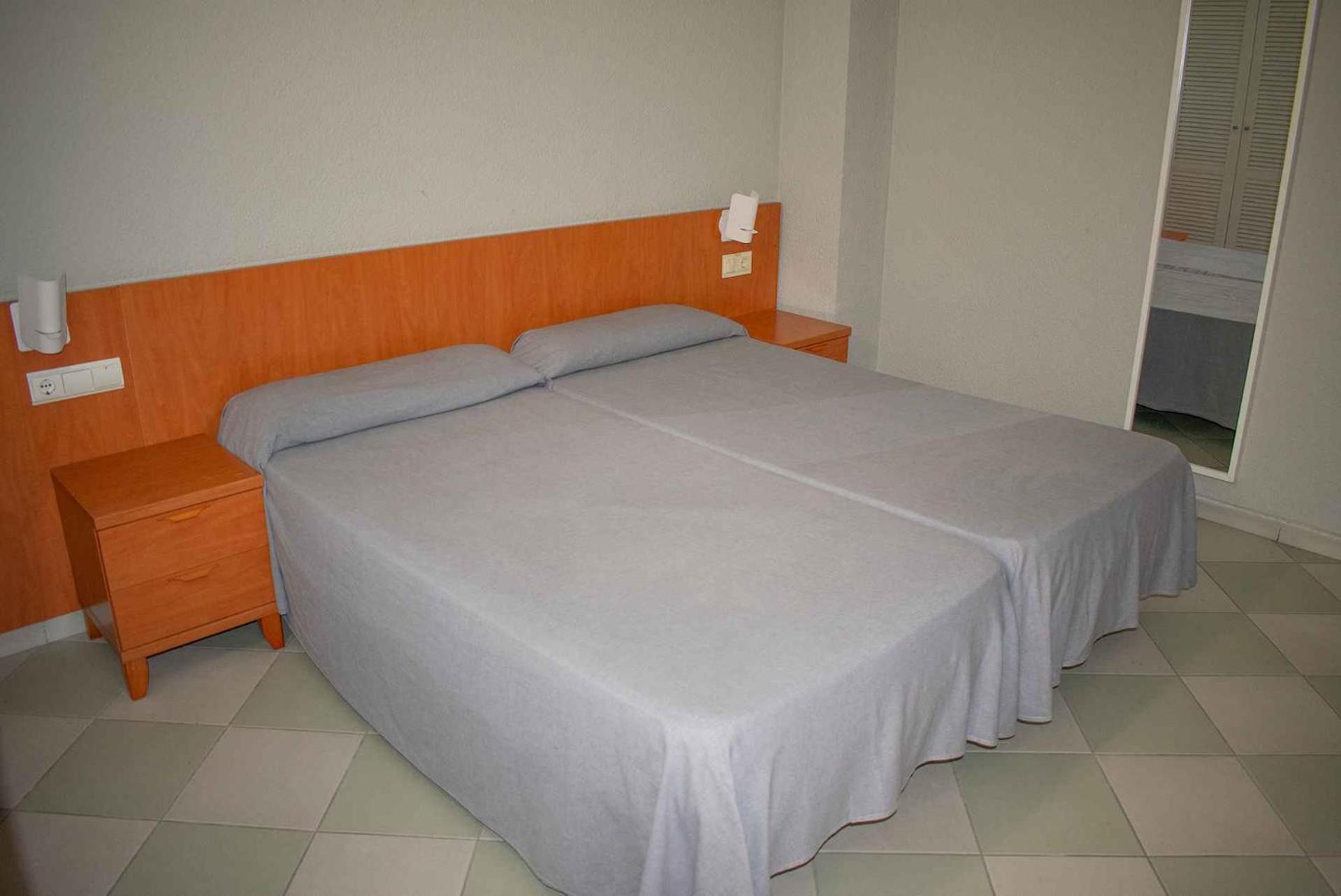 Apartamentos Michel Angelo Бенидорм Стая снимка
